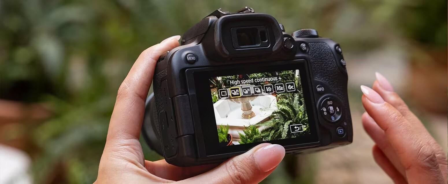 canon r10 youtube live streaming image